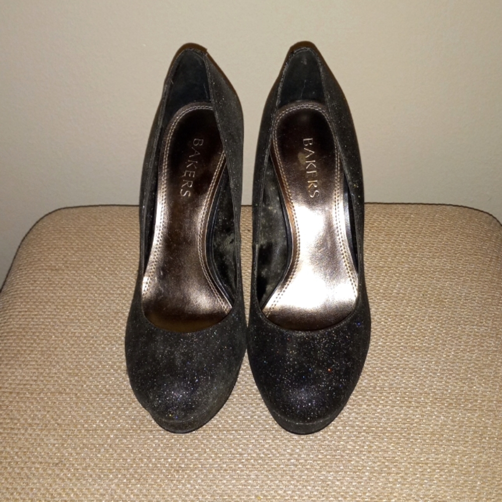 Heels - Picture 3 of 4